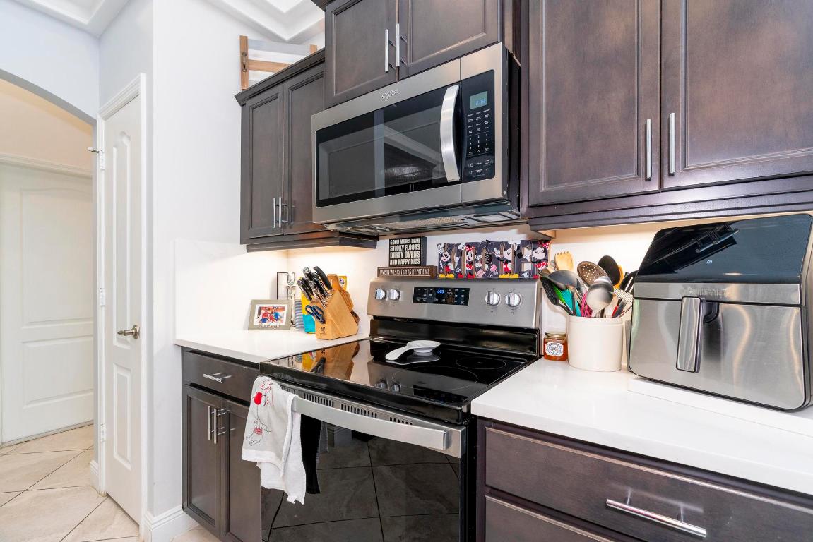 5810 NW Chesboro Terrace