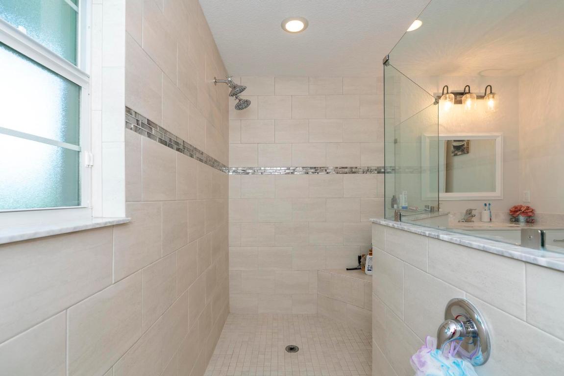 5810 NW Chesboro Terrace