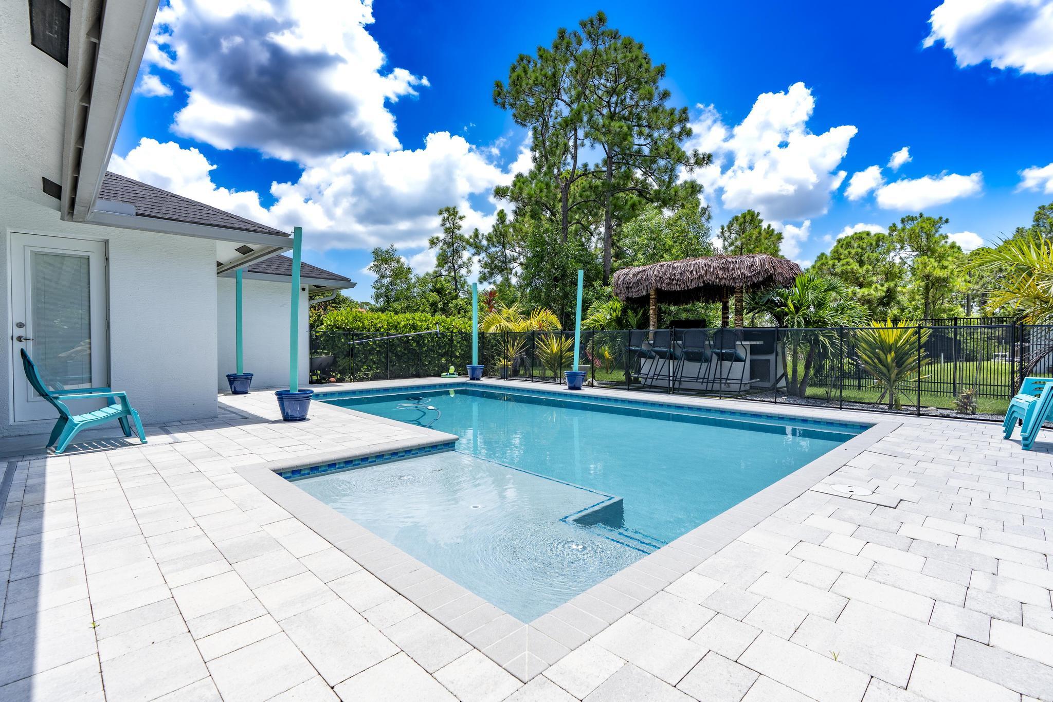 5810 NW Chesboro Terrace