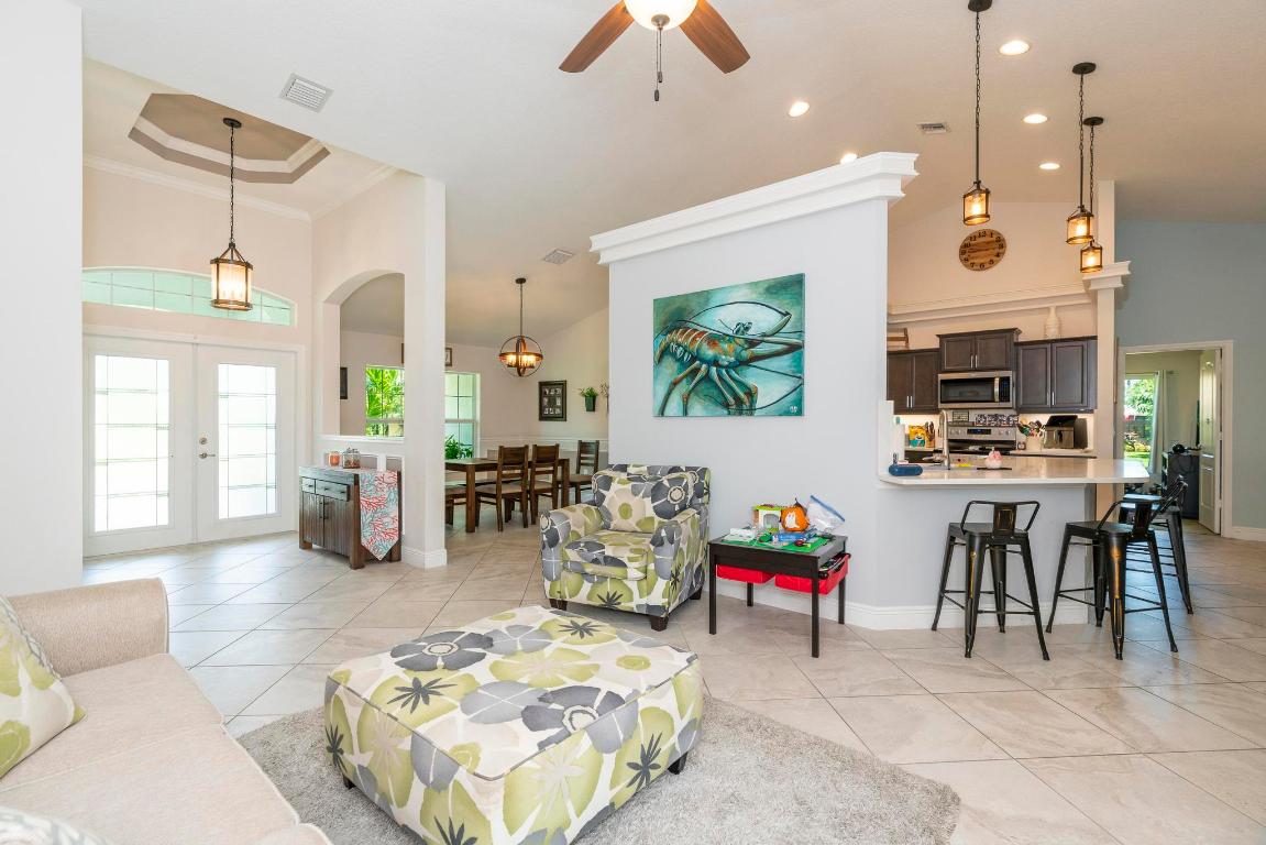 5810 NW Chesboro Terrace