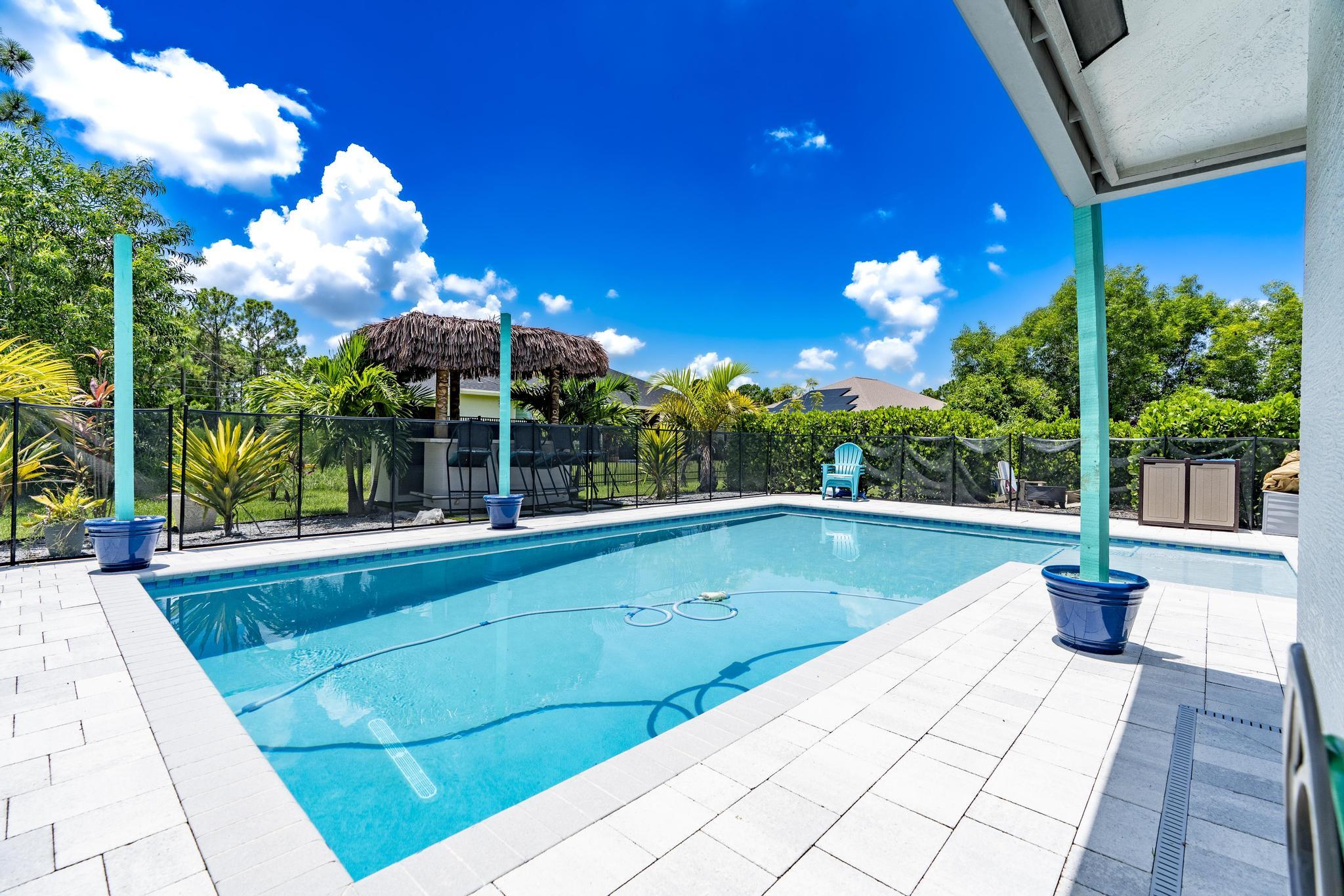 5810 NW Chesboro Terrace