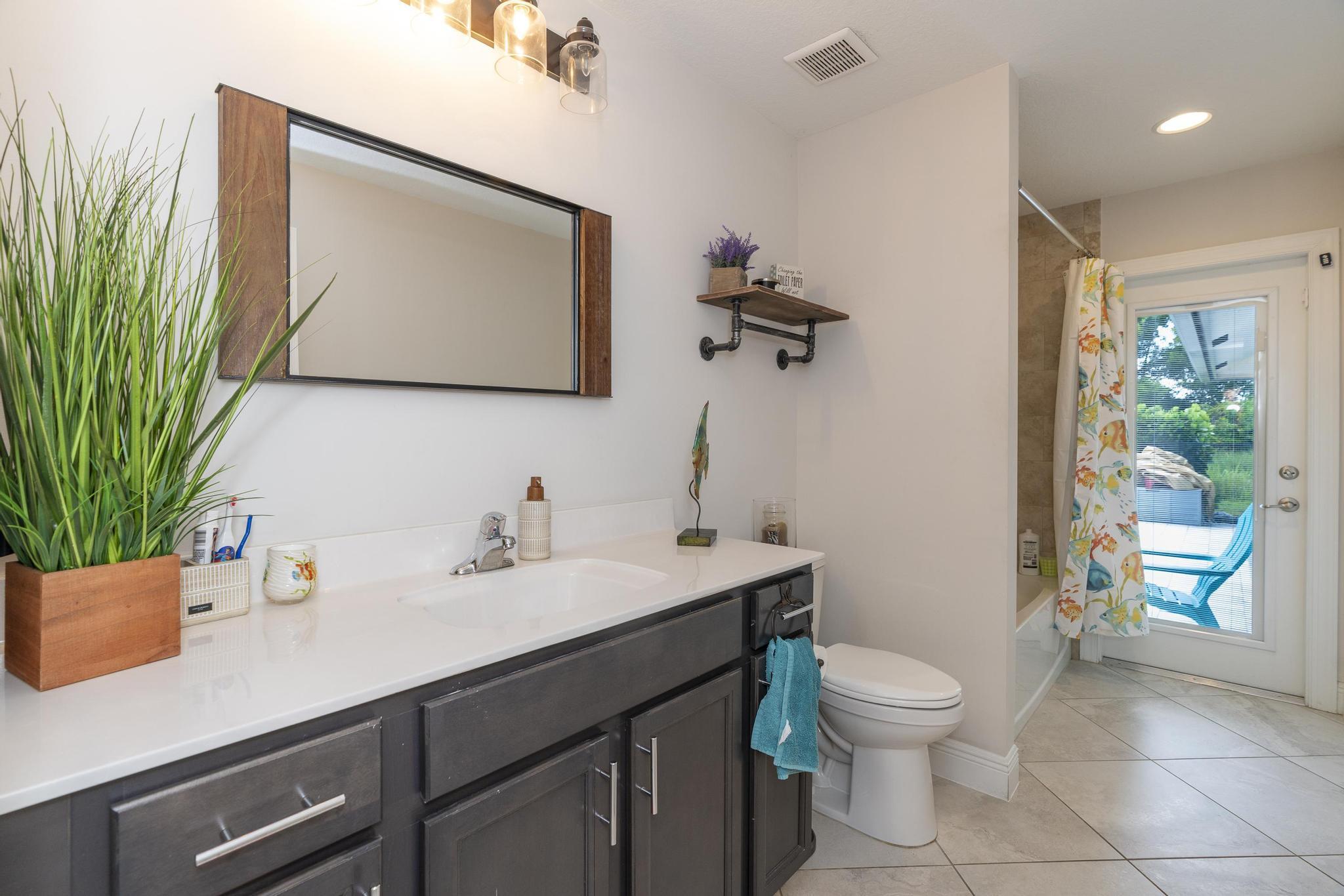 5810 NW Chesboro Terrace