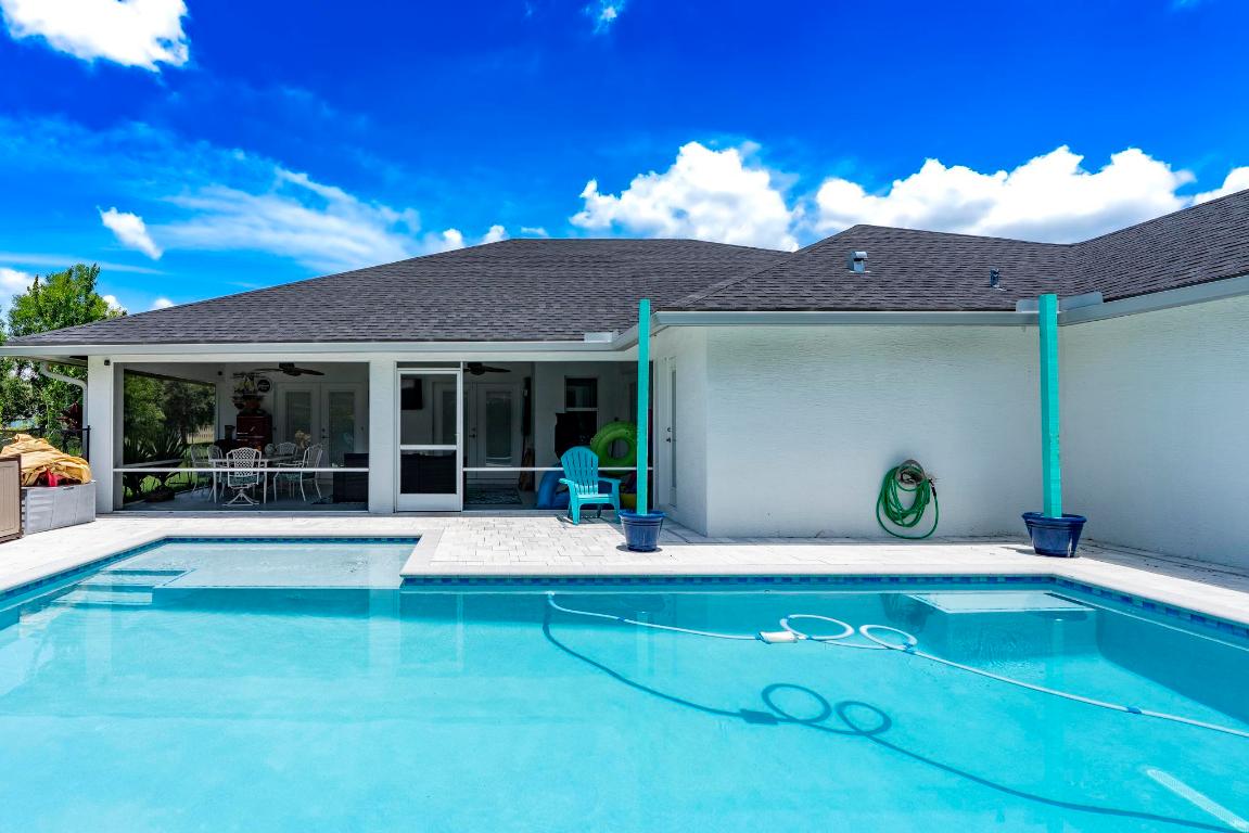 5810 NW Chesboro Terrace