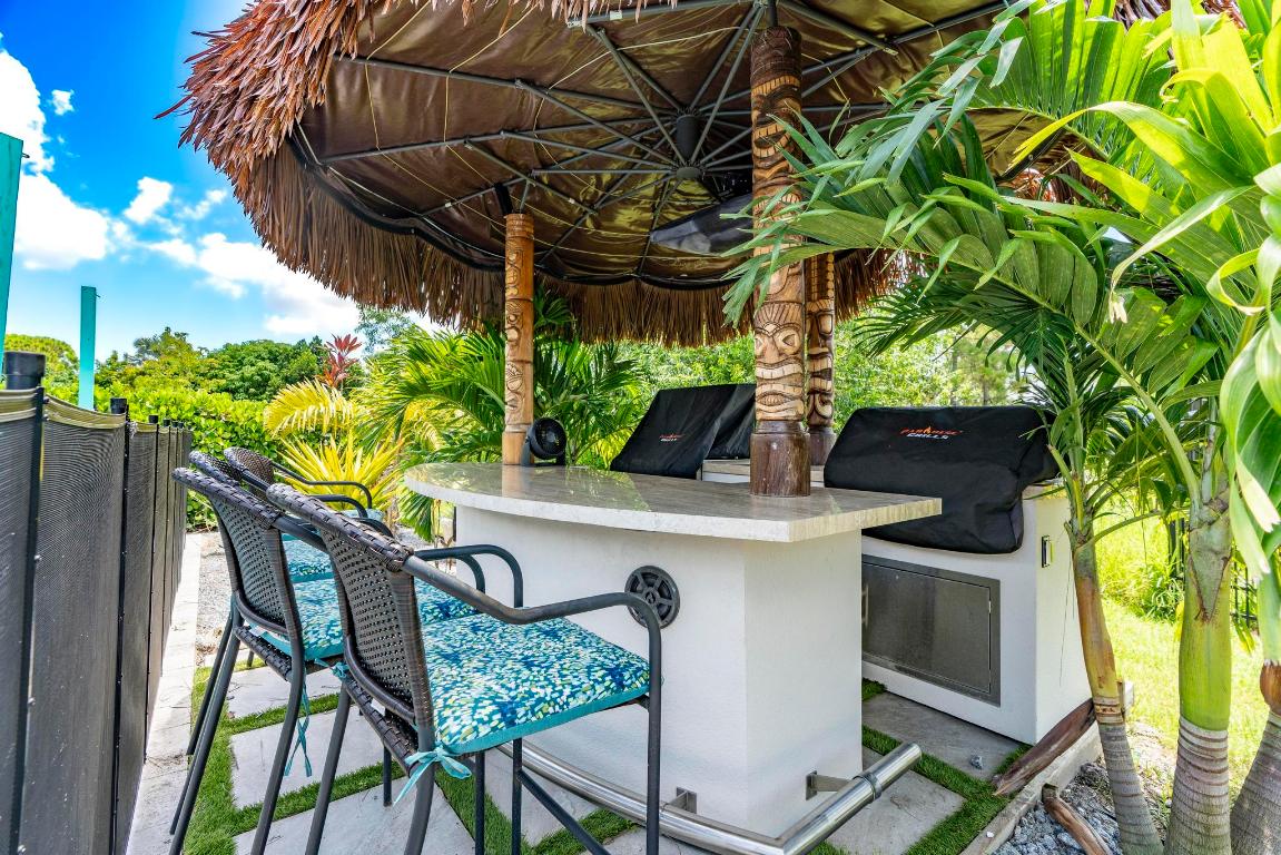 5810 NW Chesboro Terrace