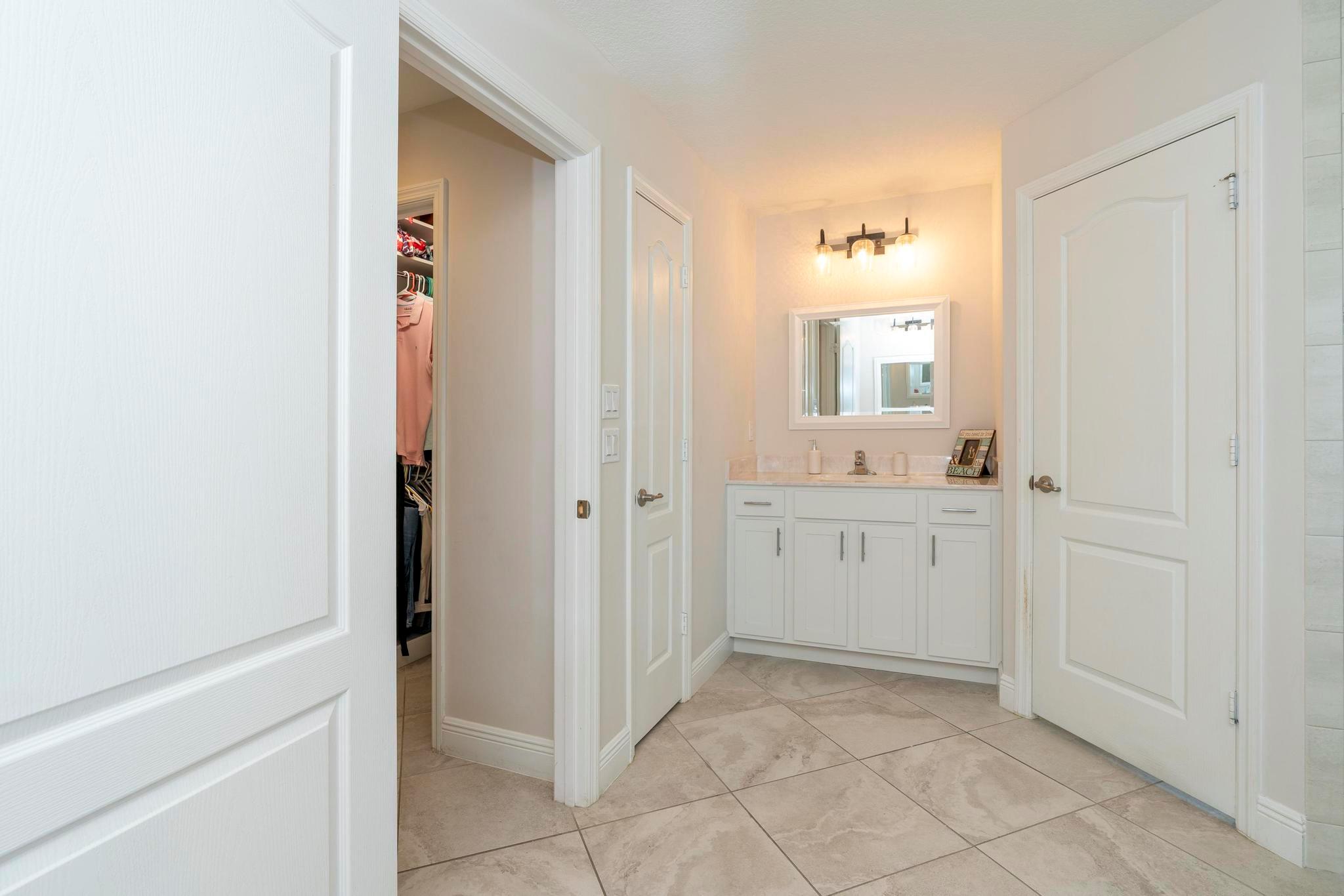 5810 NW Chesboro Terrace