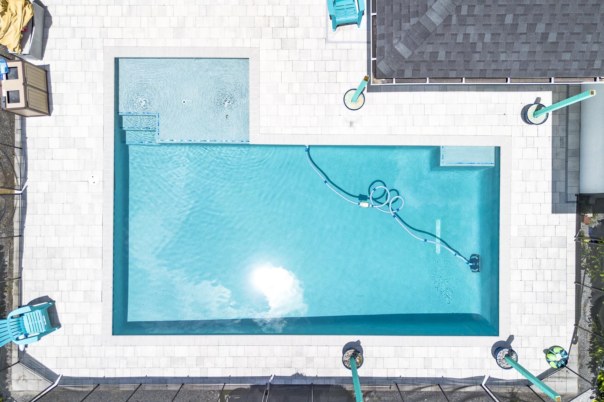 5810 NW Chesboro Terrace