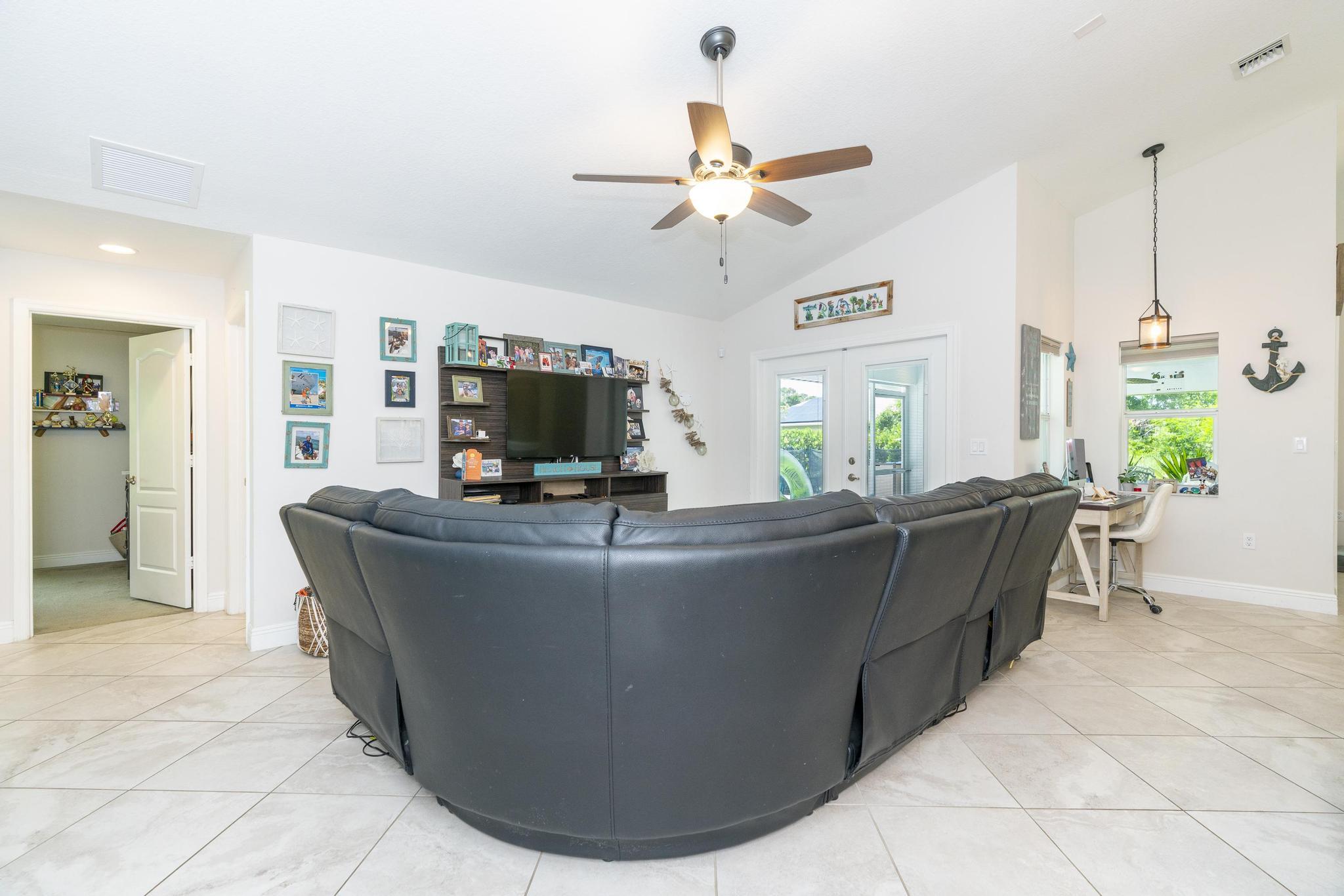 5810 NW Chesboro Terrace