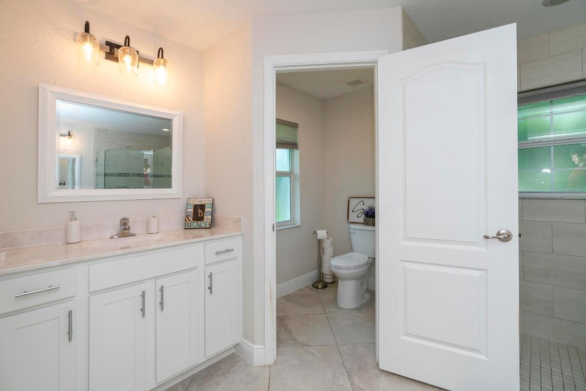 5810 NW Chesboro Terrace