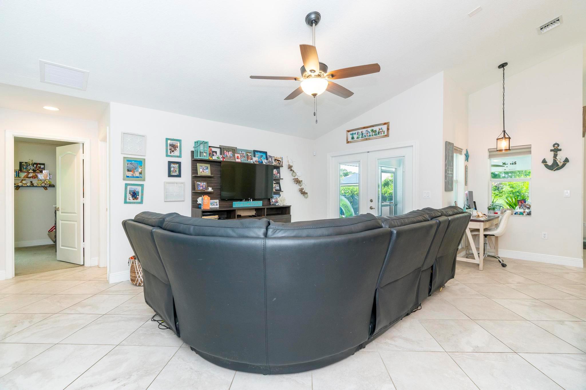 5810 NW Chesboro Terrace