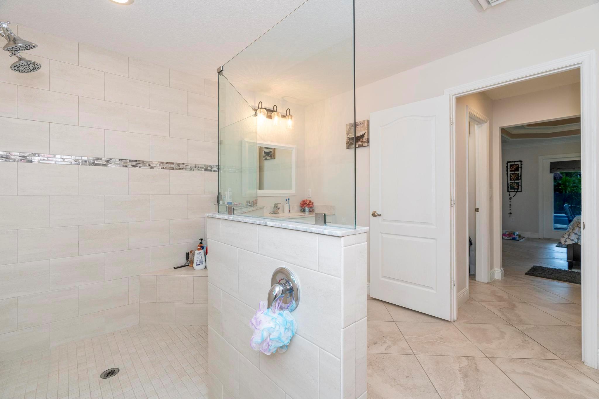 5810 NW Chesboro Terrace