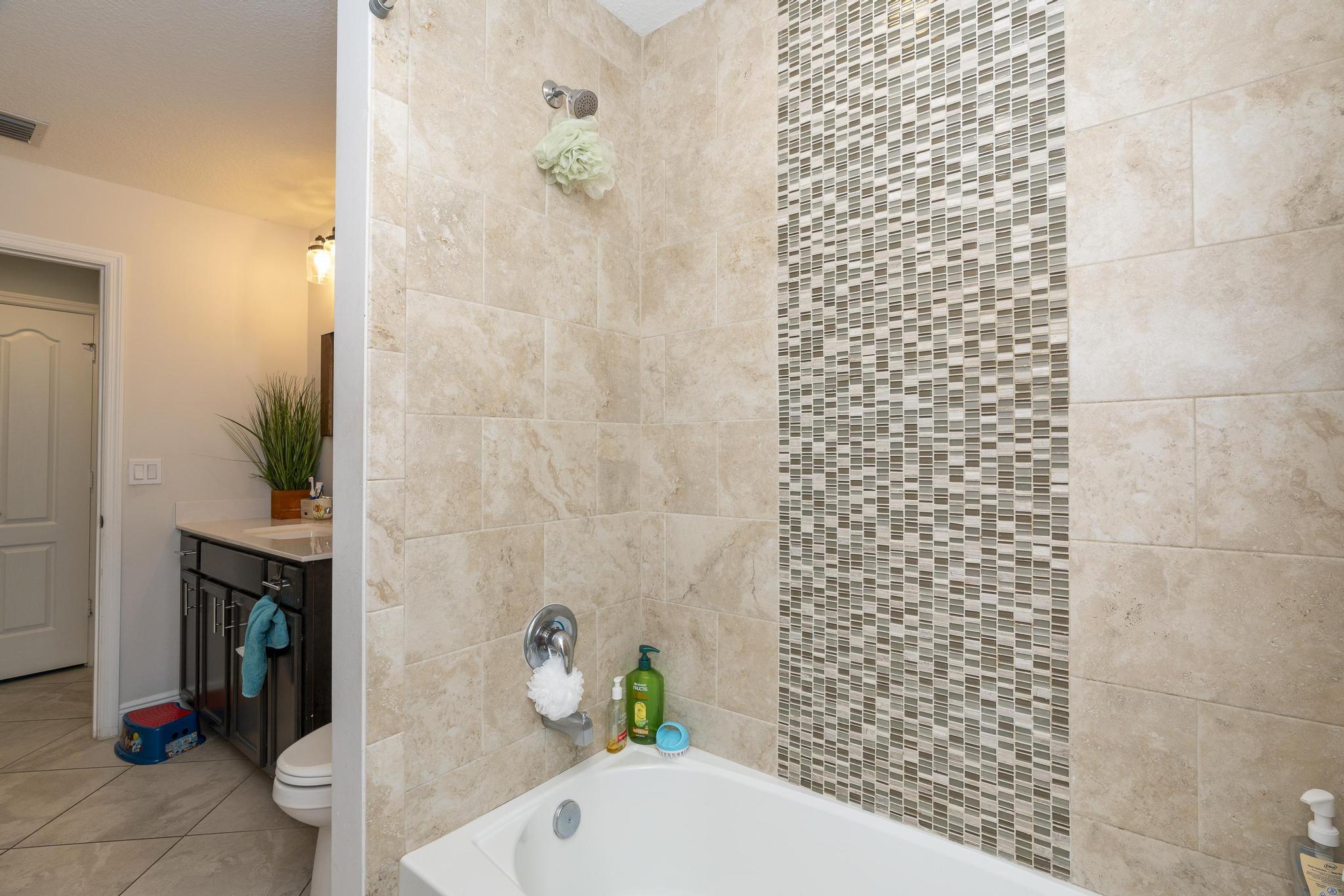 5810 NW Chesboro Terrace