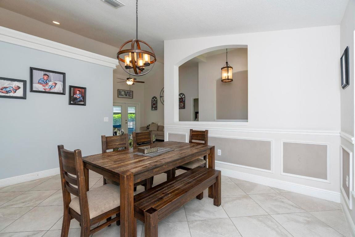 5810 NW Chesboro Terrace