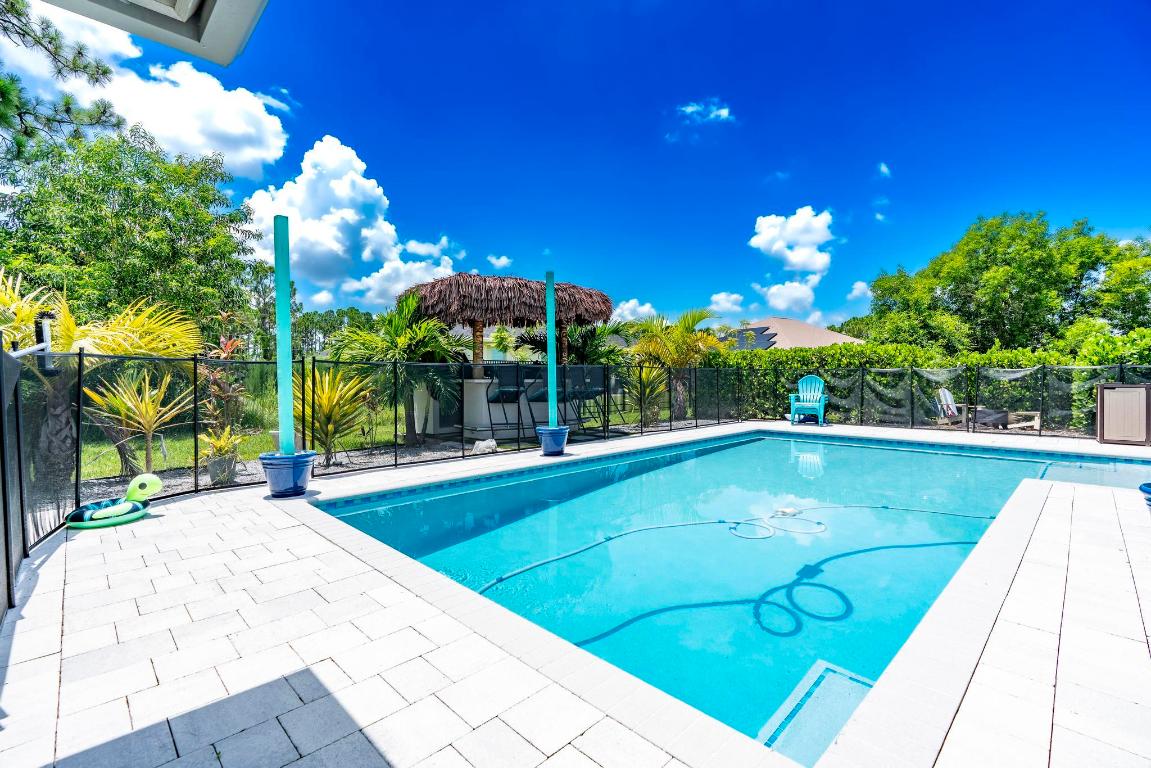 5810 NW Chesboro Terrace