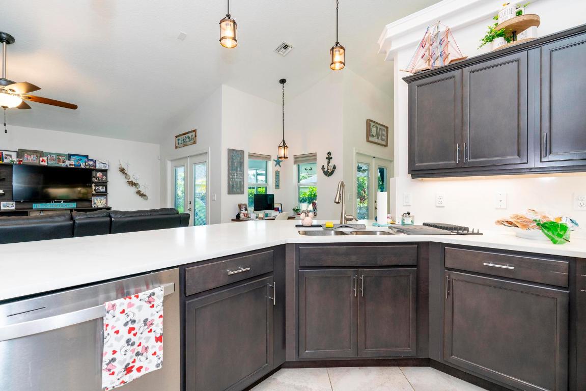 5810 NW Chesboro Terrace