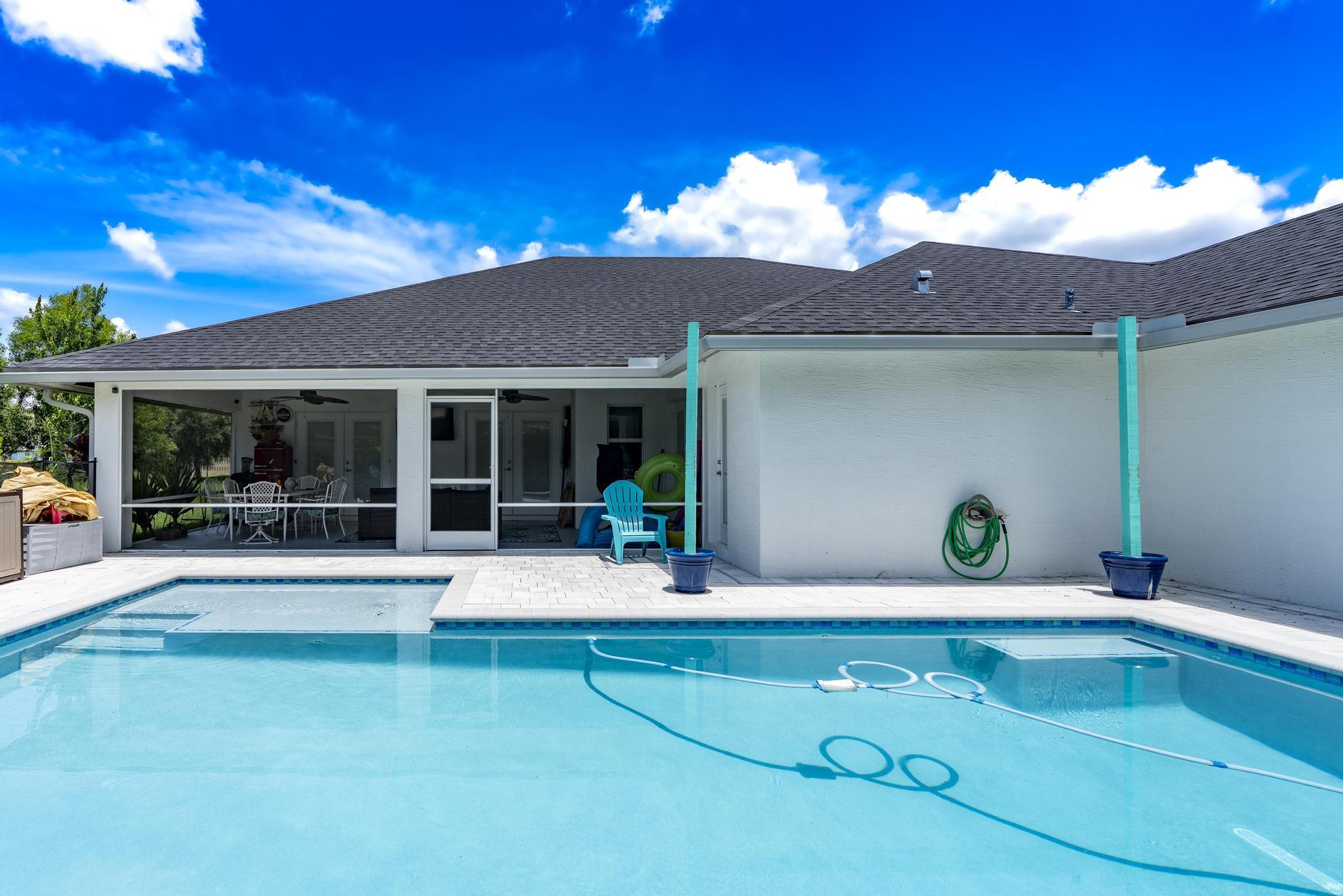 5810 NW Chesboro Terrace