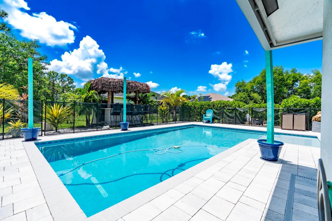 5810 NW Chesboro Terrace