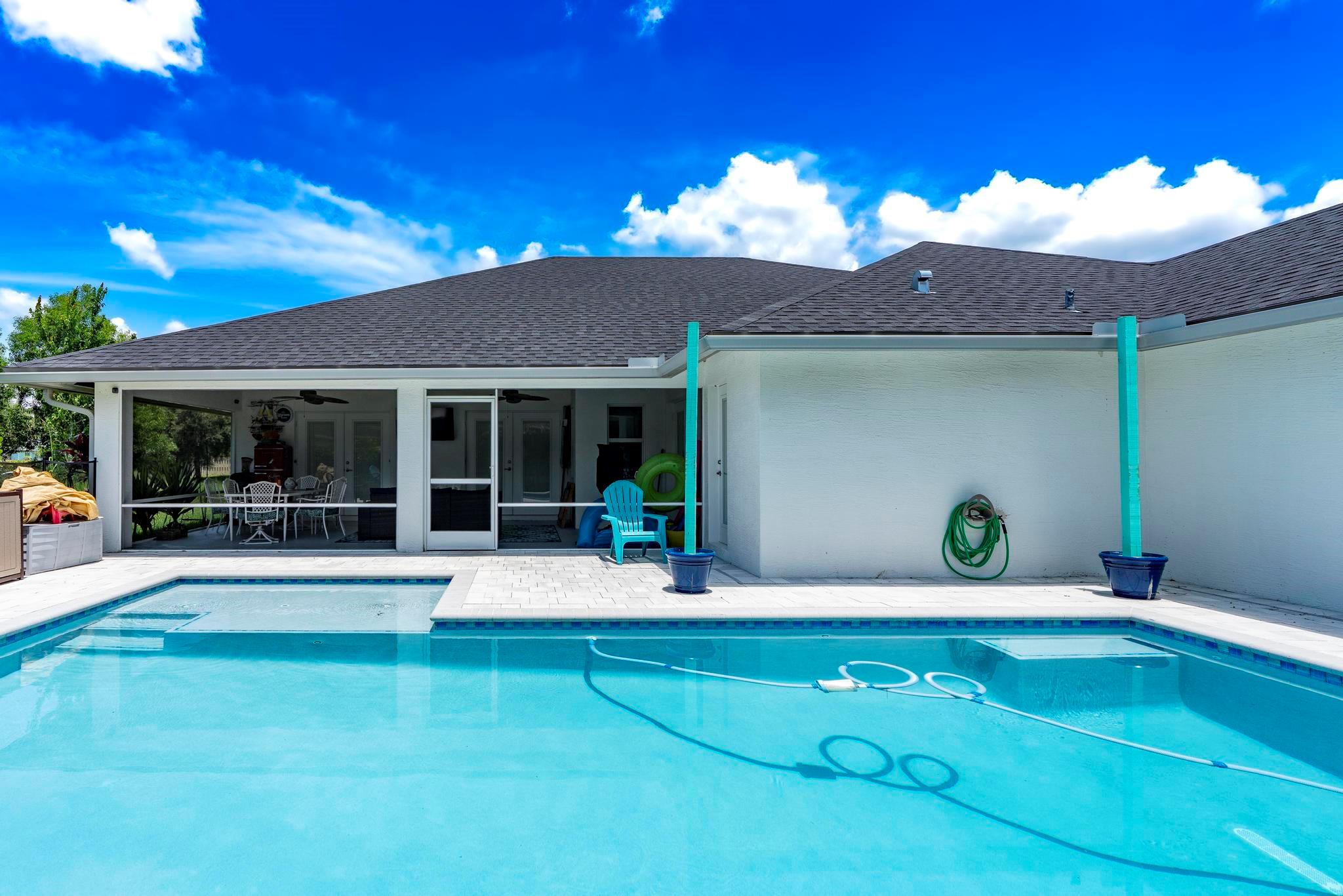 5810 NW Chesboro Terrace