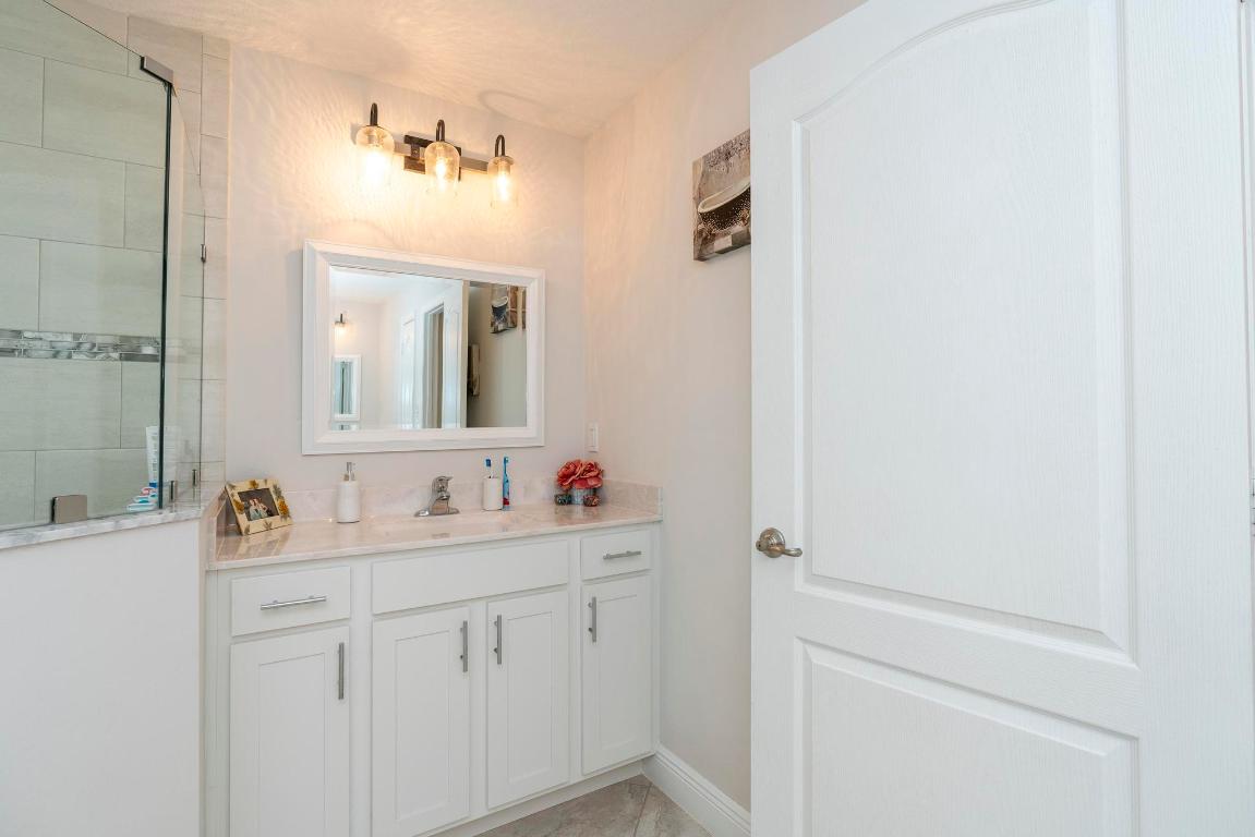 5810 NW Chesboro Terrace