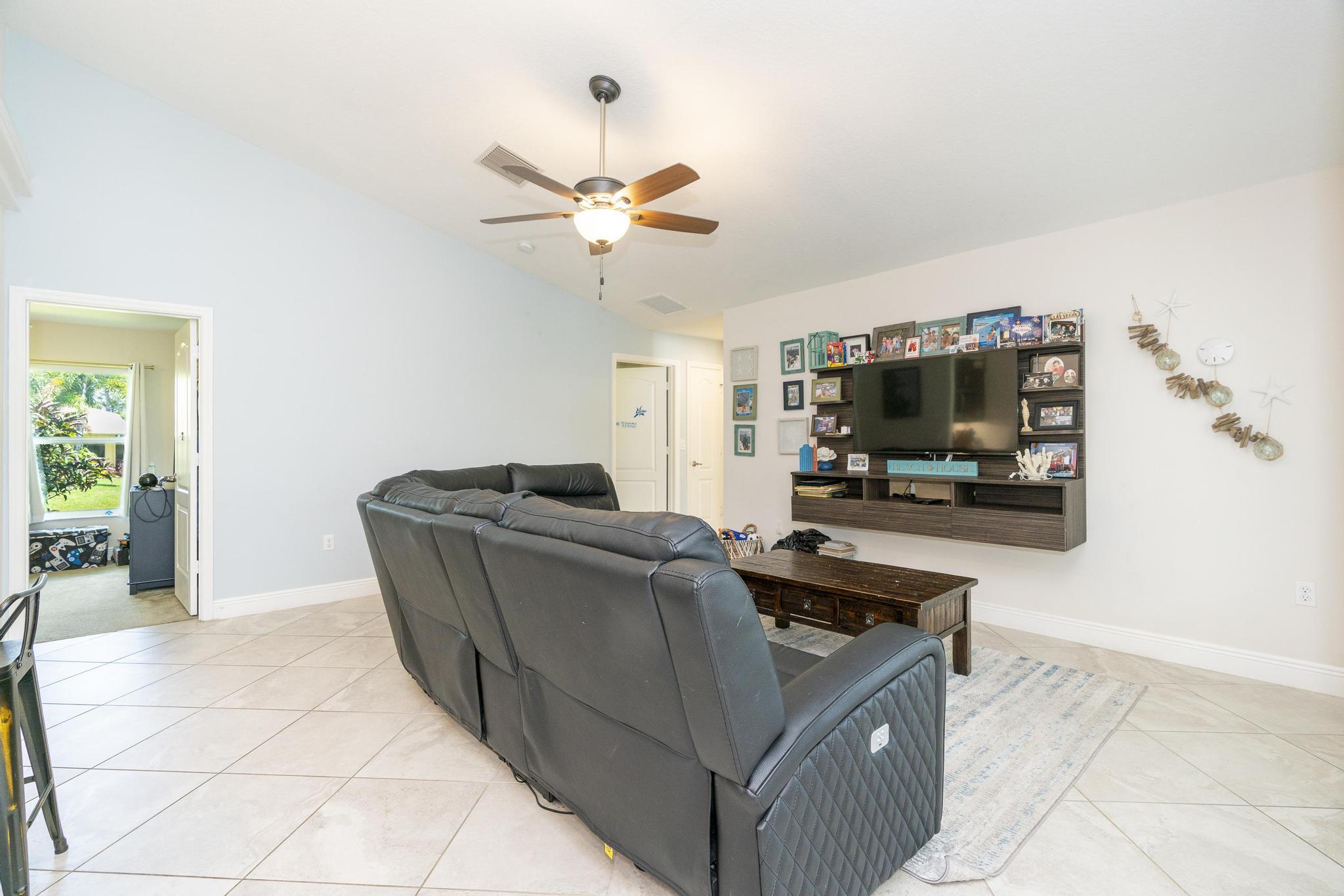 5810 NW Chesboro Terrace