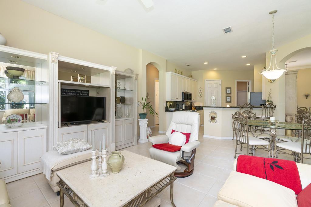 650 SW Long Key Court