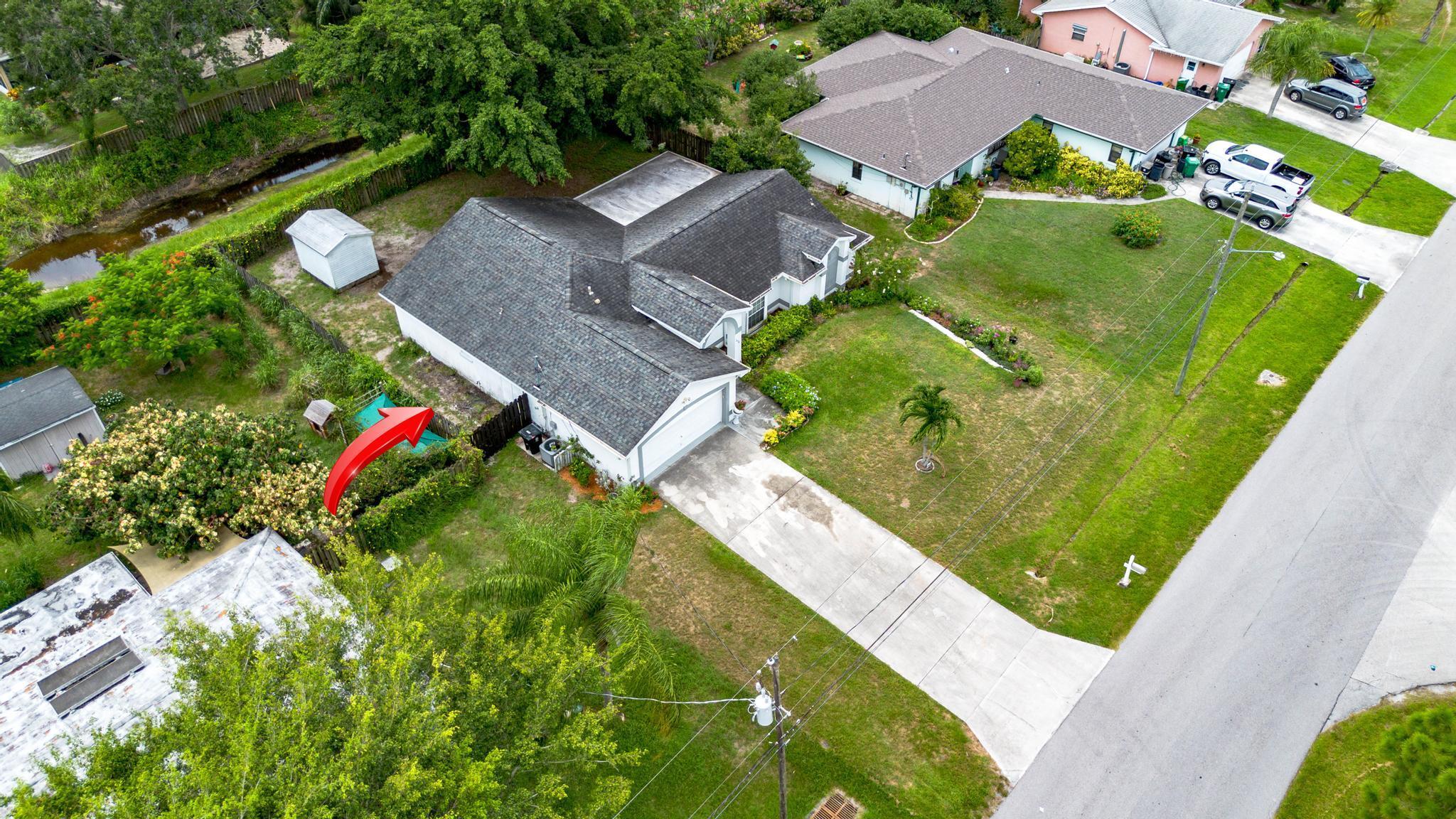 298 SW Eyerly Avenue