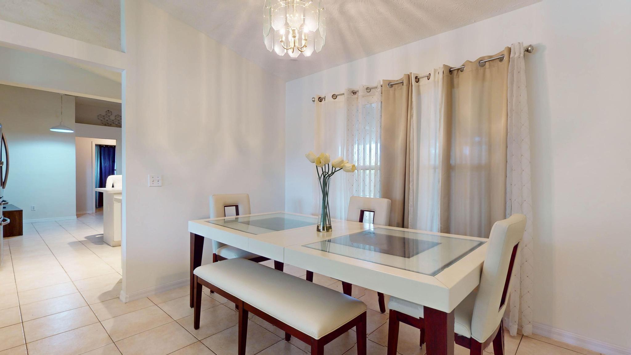 298 SW Eyerly Avenue