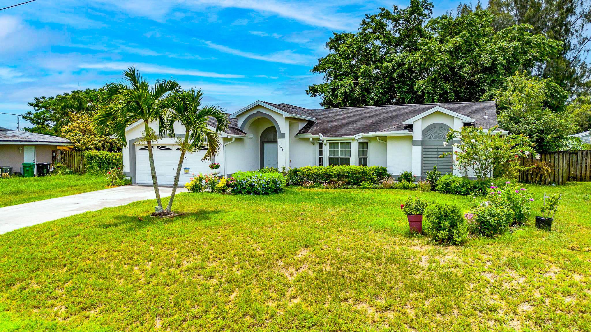 298 SW Eyerly Avenue