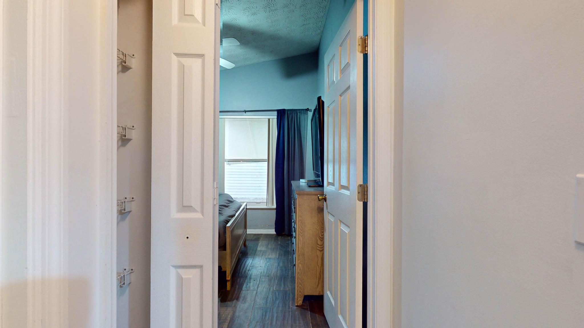 298 SW Eyerly Avenue