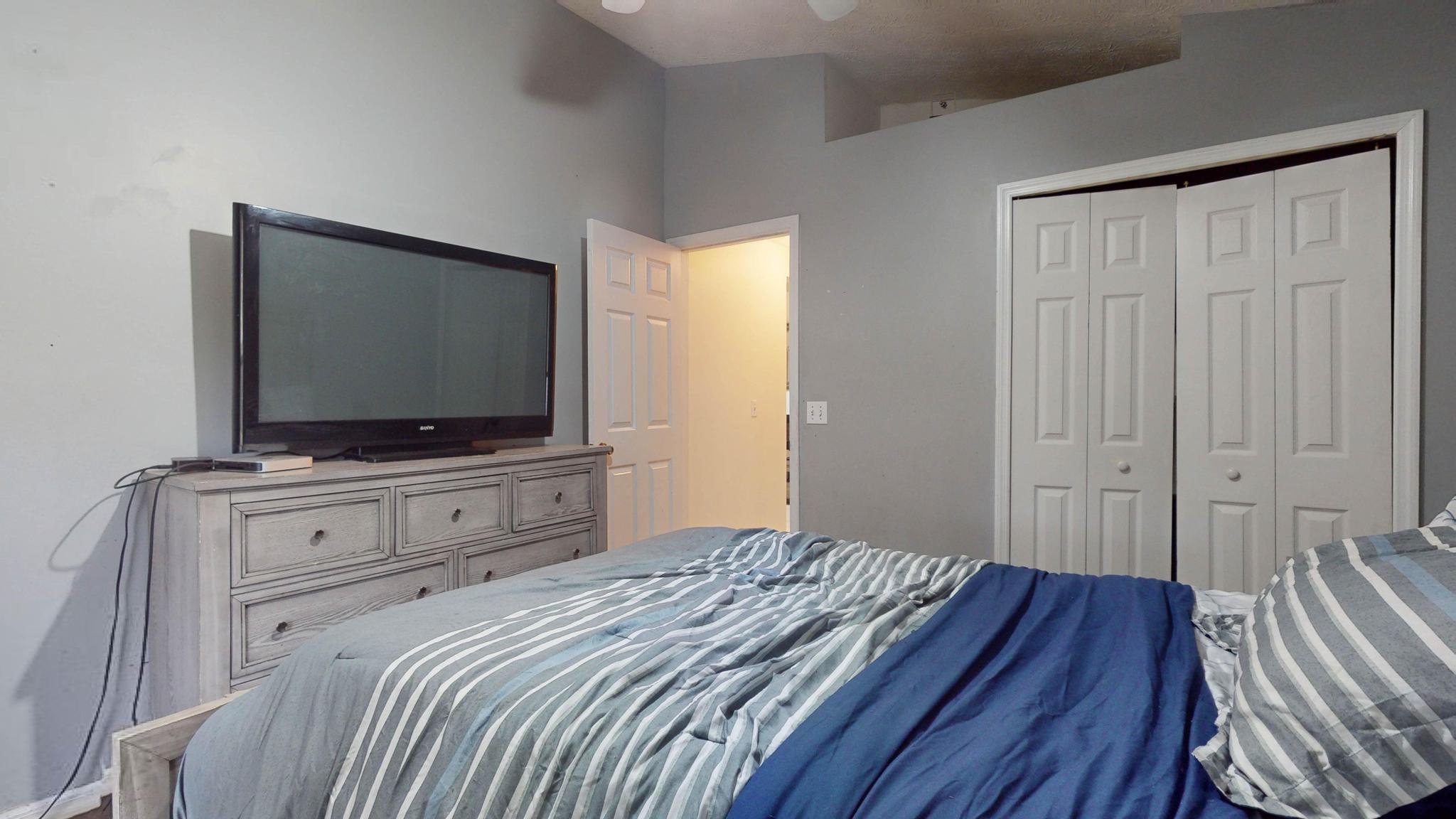 298 SW Eyerly Avenue