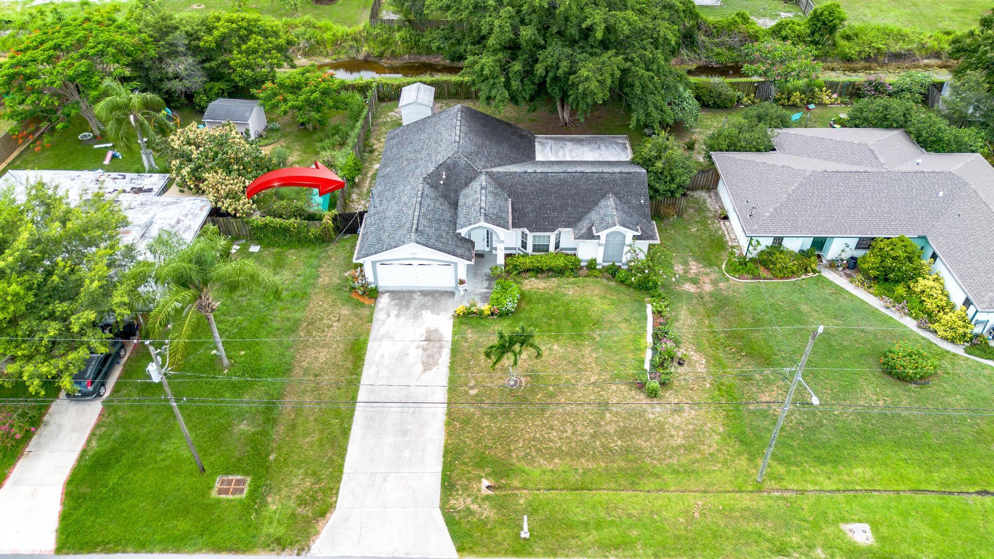 298 SW Eyerly Avenue