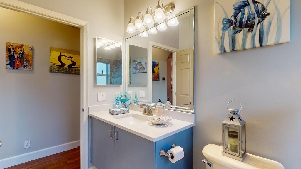 607 NW Whitfield Way