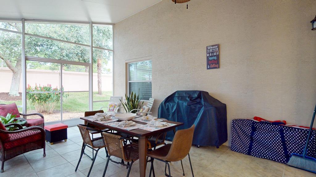 607 NW Whitfield Way