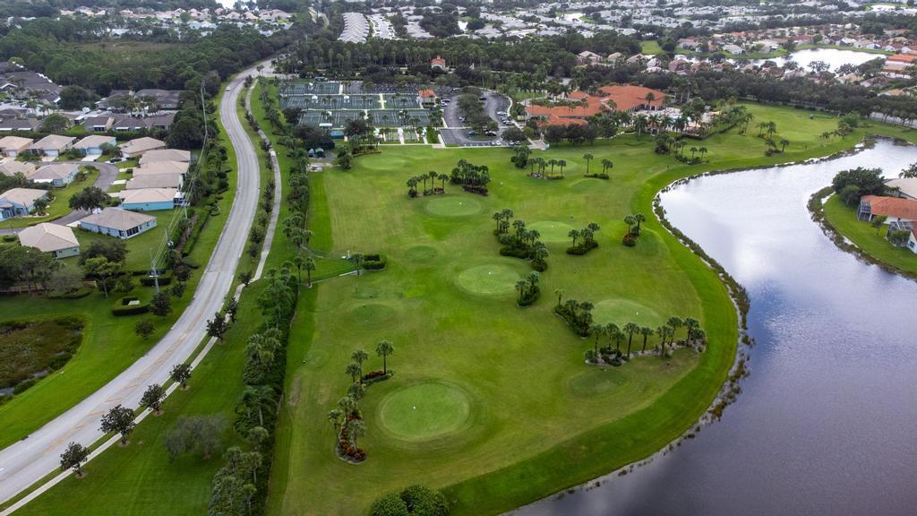 607 NW Whitfield Way