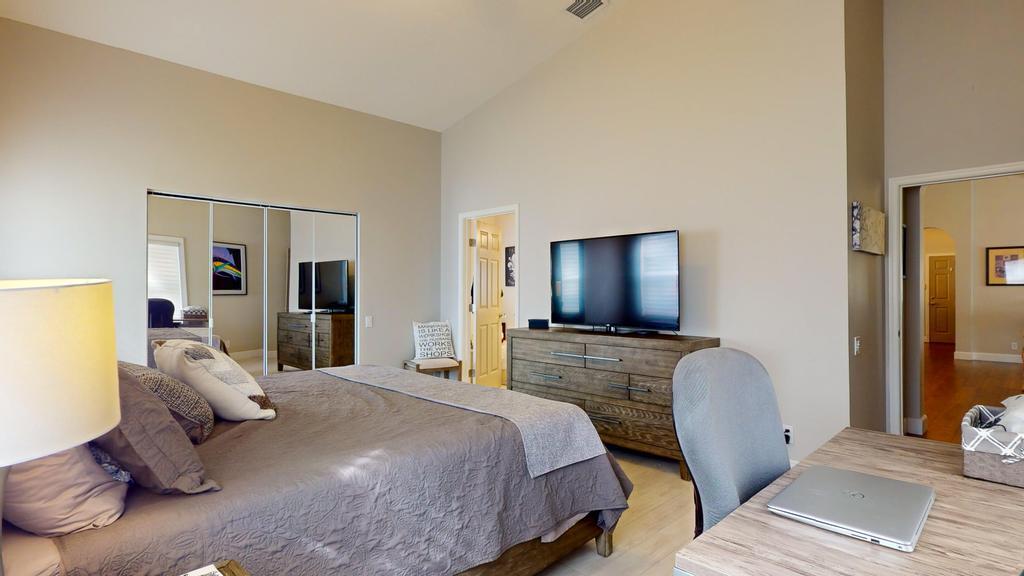 607 NW Whitfield Way