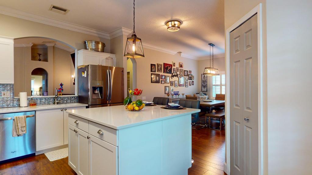 607 NW Whitfield Way