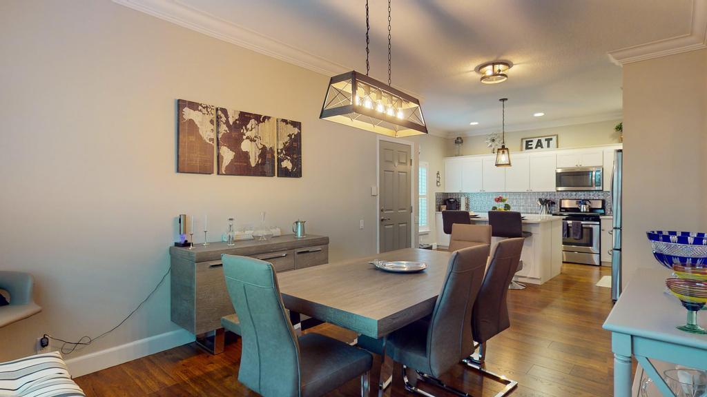 607 NW Whitfield Way