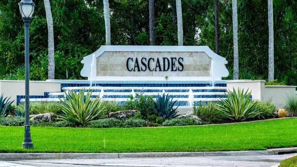 607 NW Whitfield Way