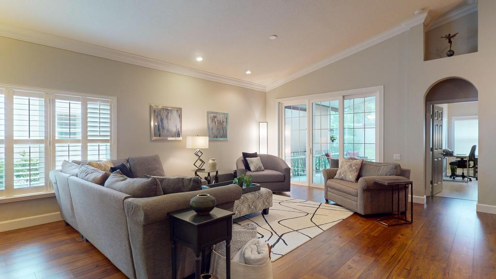 607 NW Whitfield Way