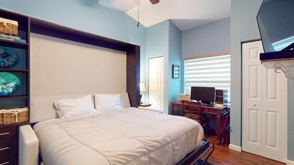 607 NW Whitfield Way