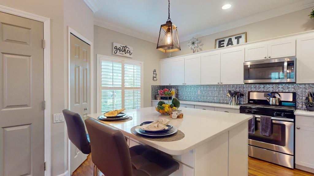 607 NW Whitfield Way