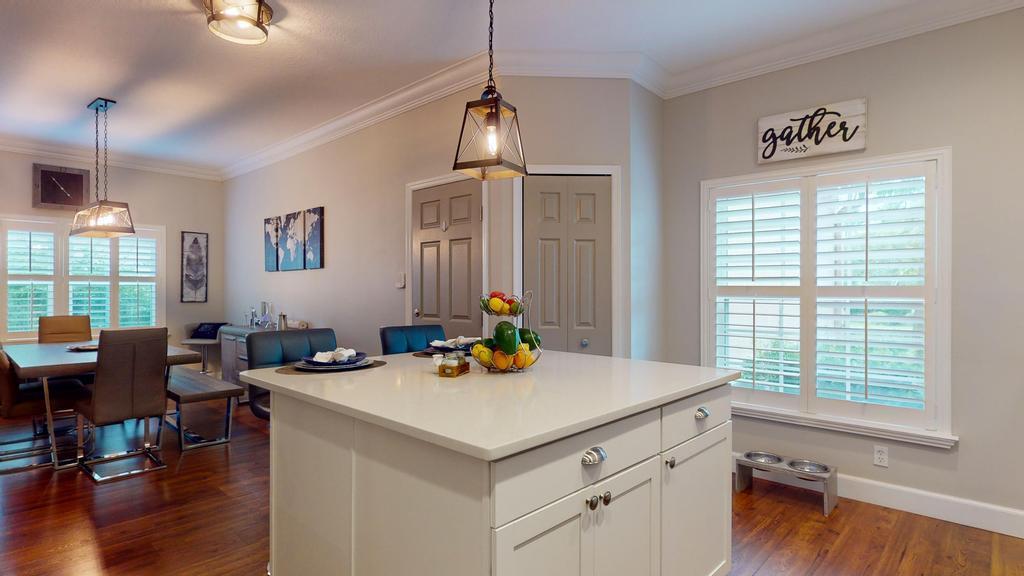 607 NW Whitfield Way