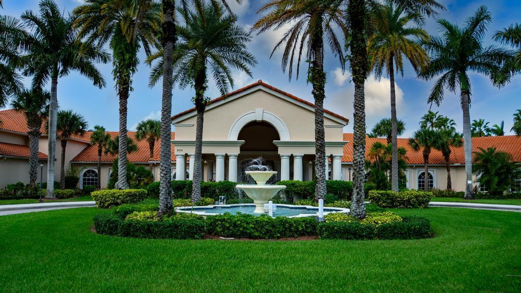 607 NW Whitfield Way