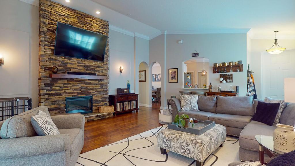 607 NW Whitfield Way