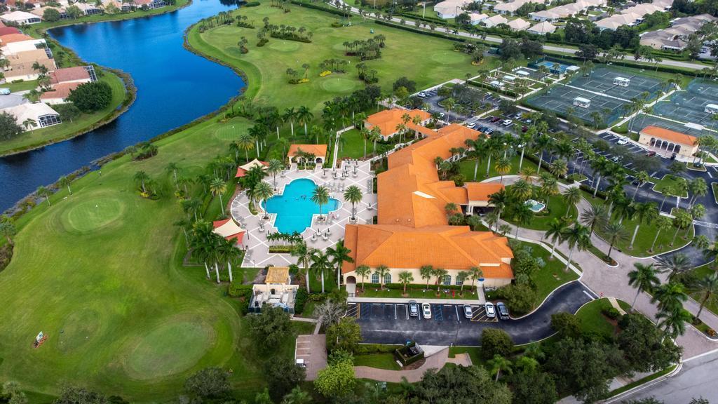 607 NW Whitfield Way