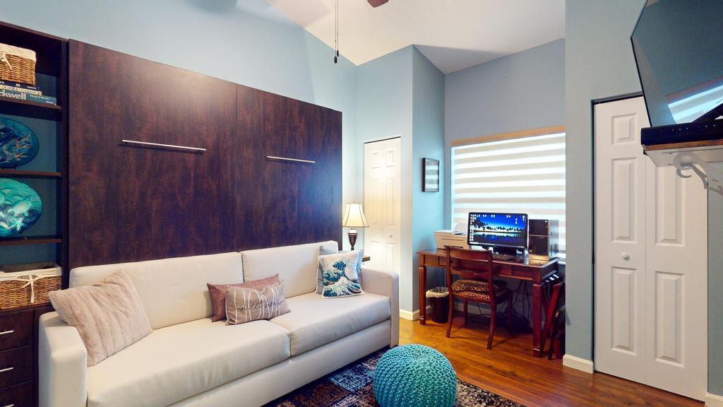 607 NW Whitfield Way