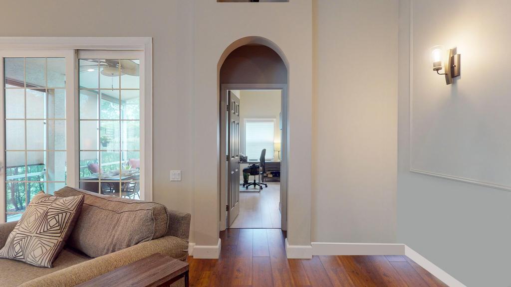 607 NW Whitfield Way