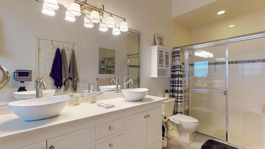 607 NW Whitfield Way