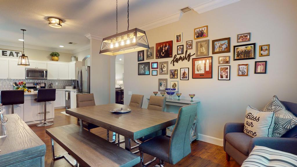 607 NW Whitfield Way