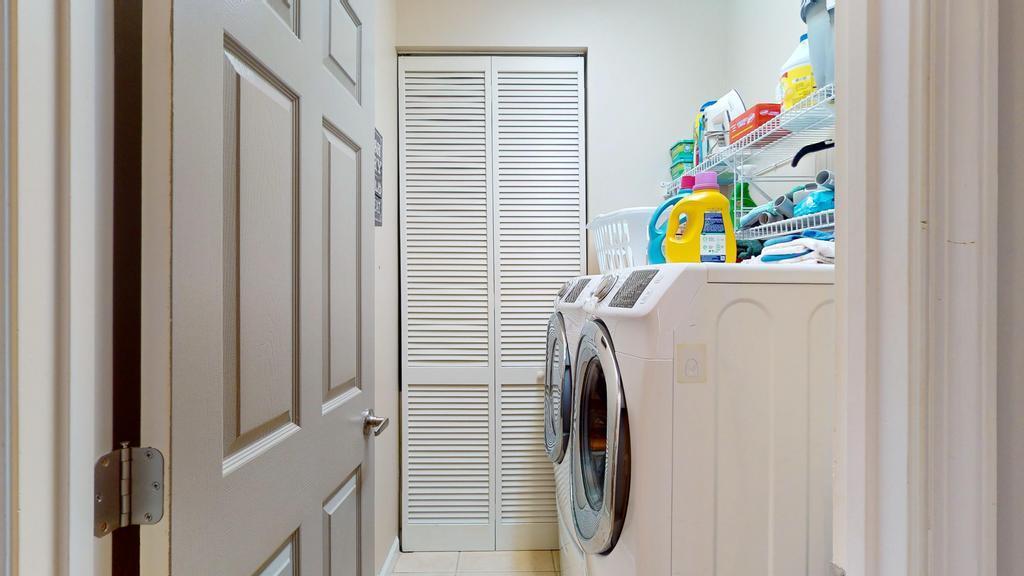 607 NW Whitfield Way