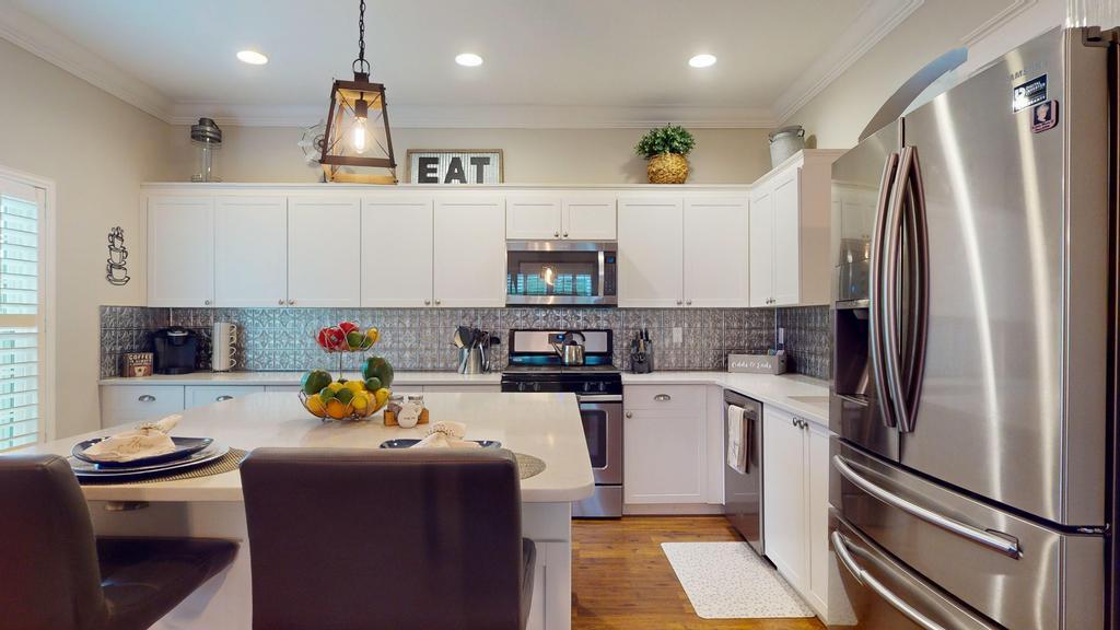 607 NW Whitfield Way